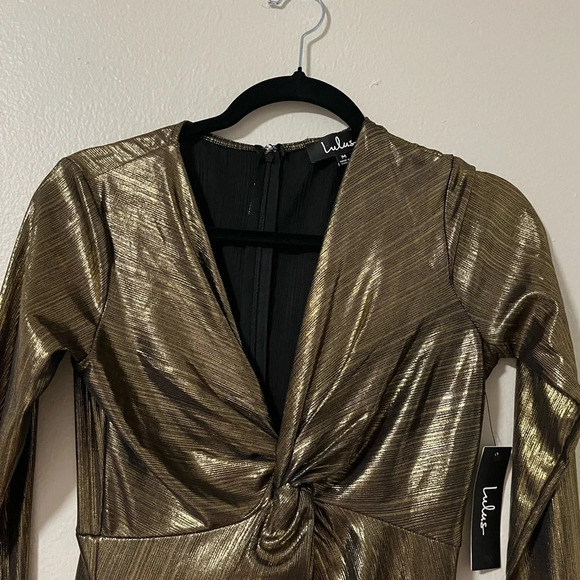 NWT Lulus Night Shine Gold Long Sleeve Knotted Bodycon Dress size Medium - Picture 4 of 7